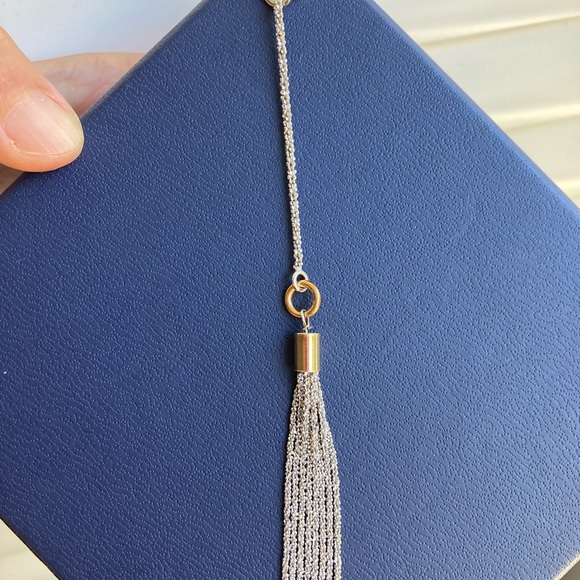 Décolletage long silver tassel necklace - Picture 2 of 2